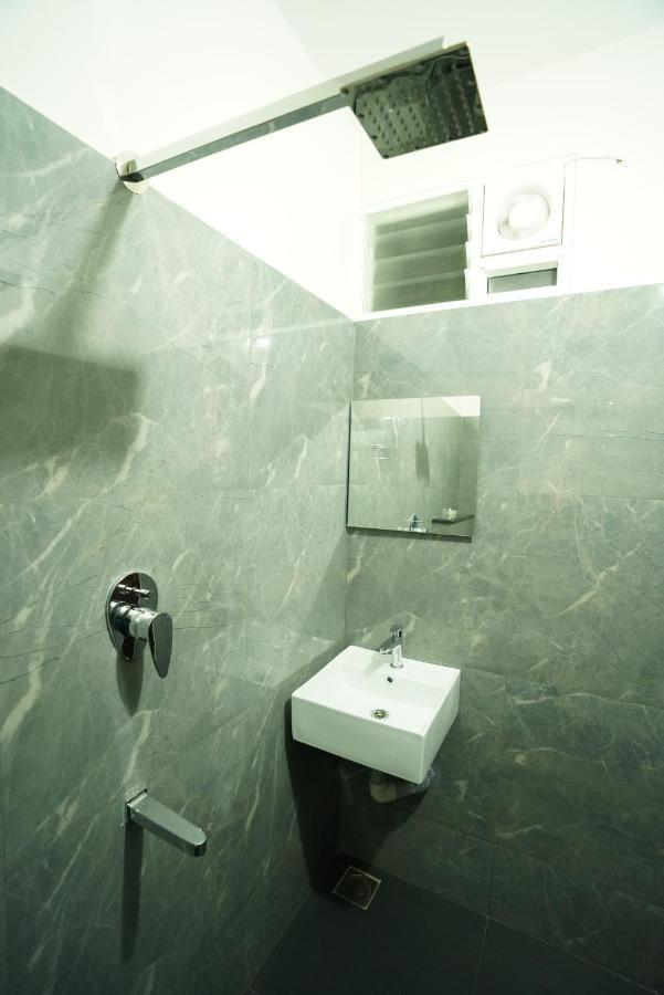 Saara Inn Puducherry Buitenkant foto