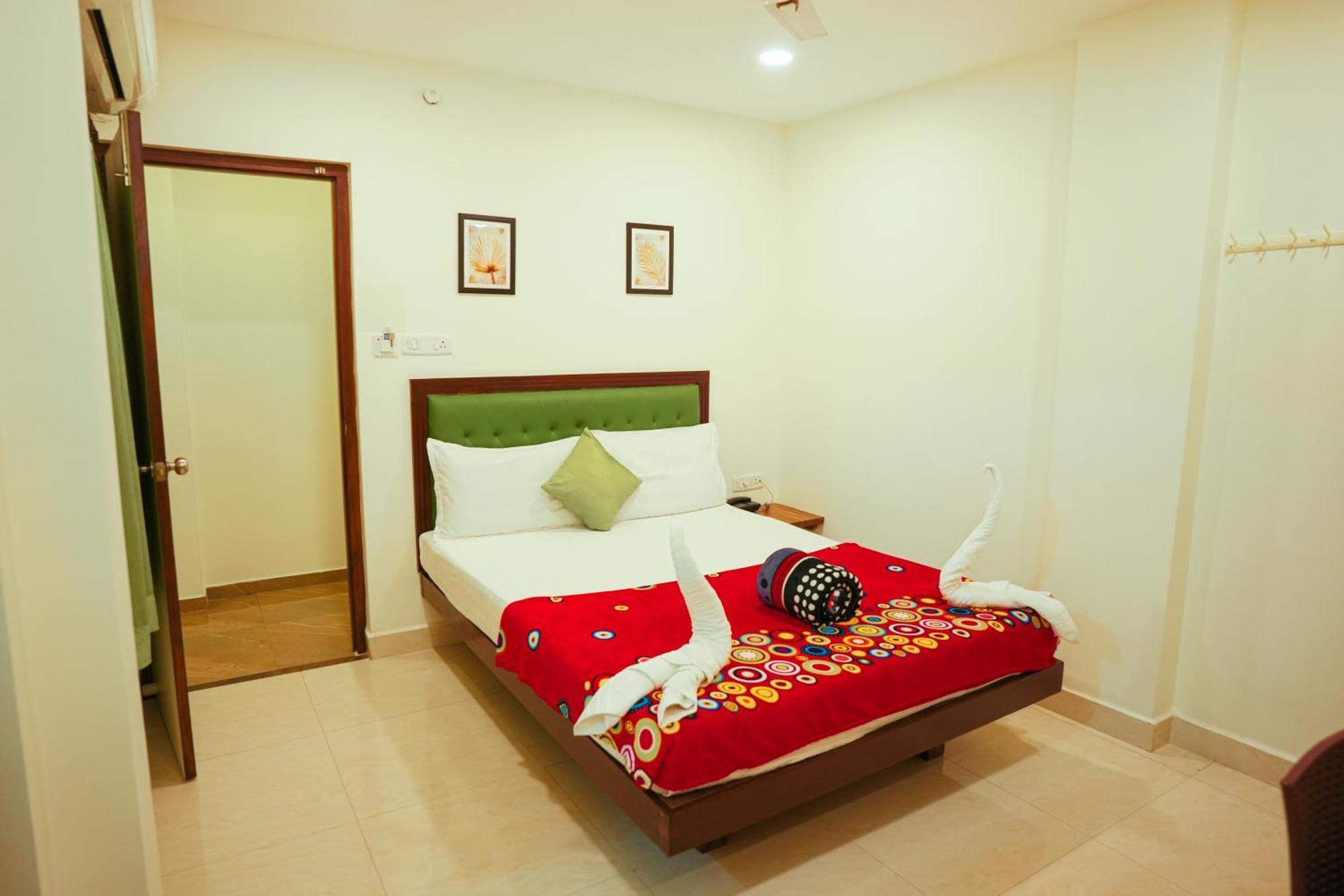 Saara Inn Puducherry Buitenkant foto