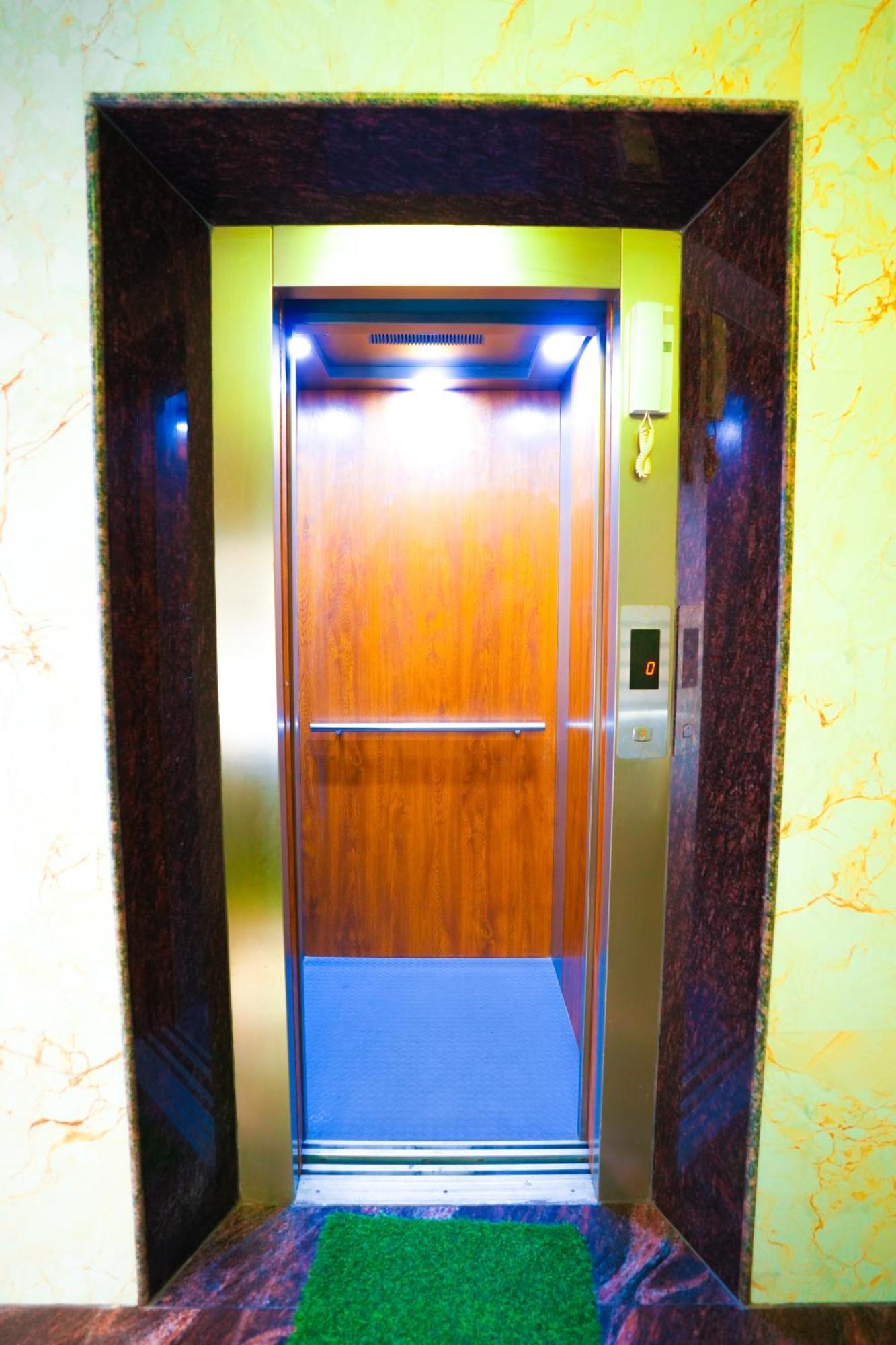 Saara Inn Puducherry Buitenkant foto