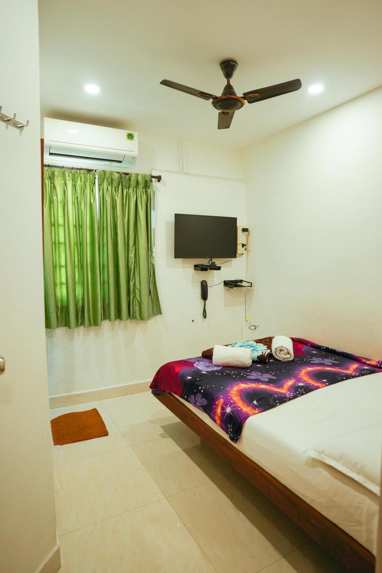 Saara Inn Puducherry Buitenkant foto