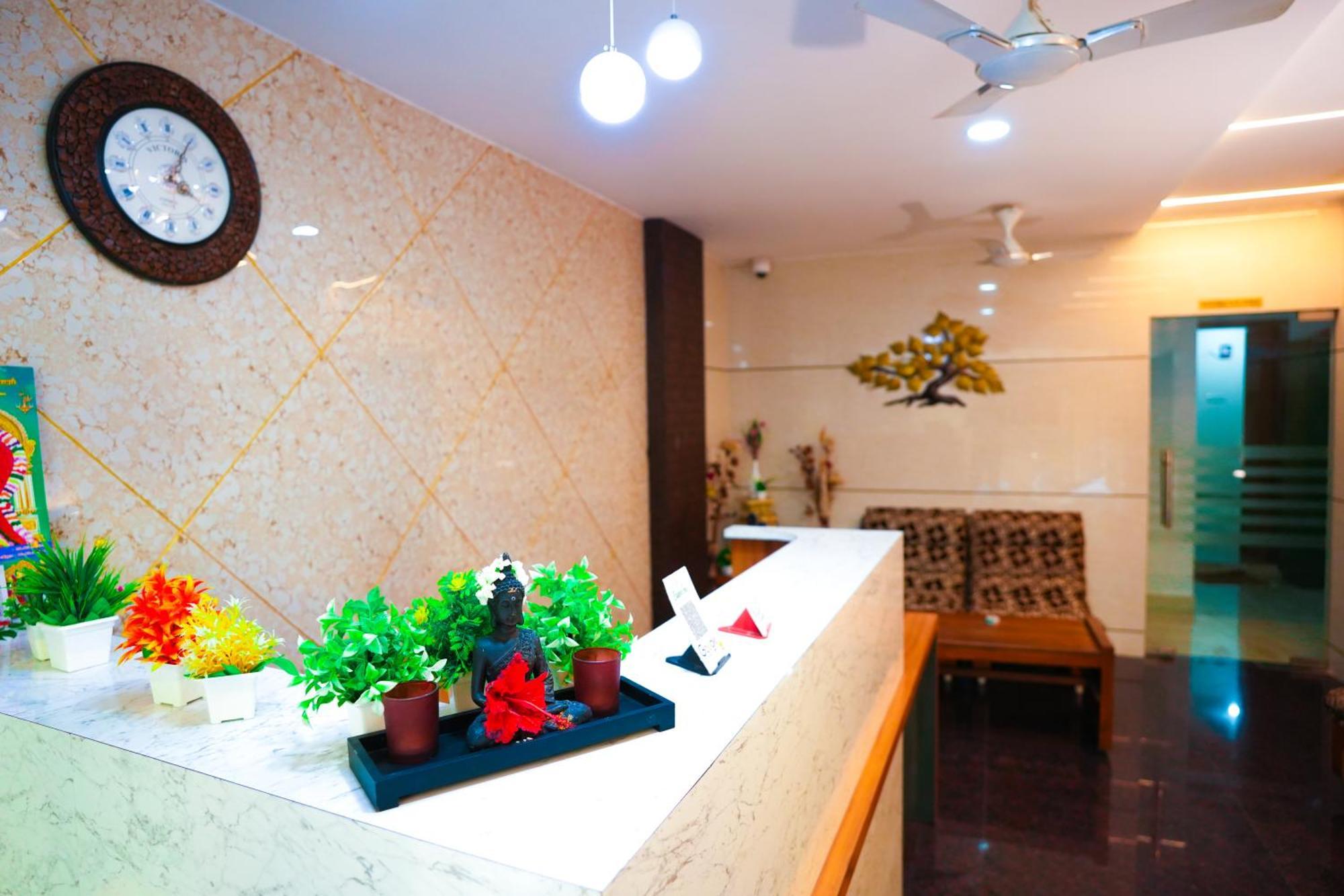 Saara Inn Puducherry Buitenkant foto